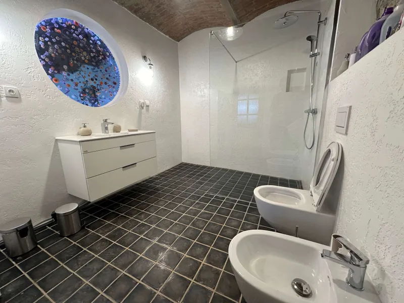 Záchod, sprchový kout Záchod, sprchový kout